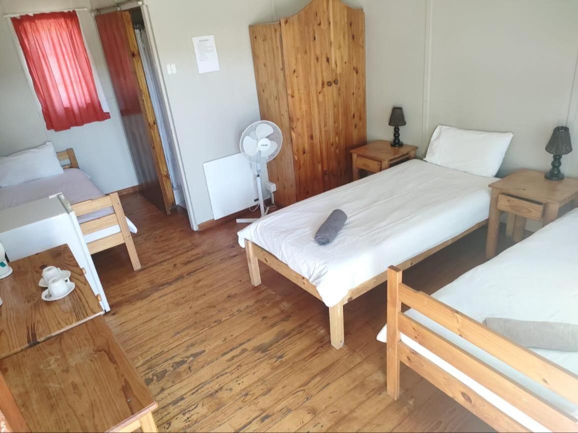 Blue Mountain Farm Lodge, Cabins & Cottages Свеллендам Номер фото