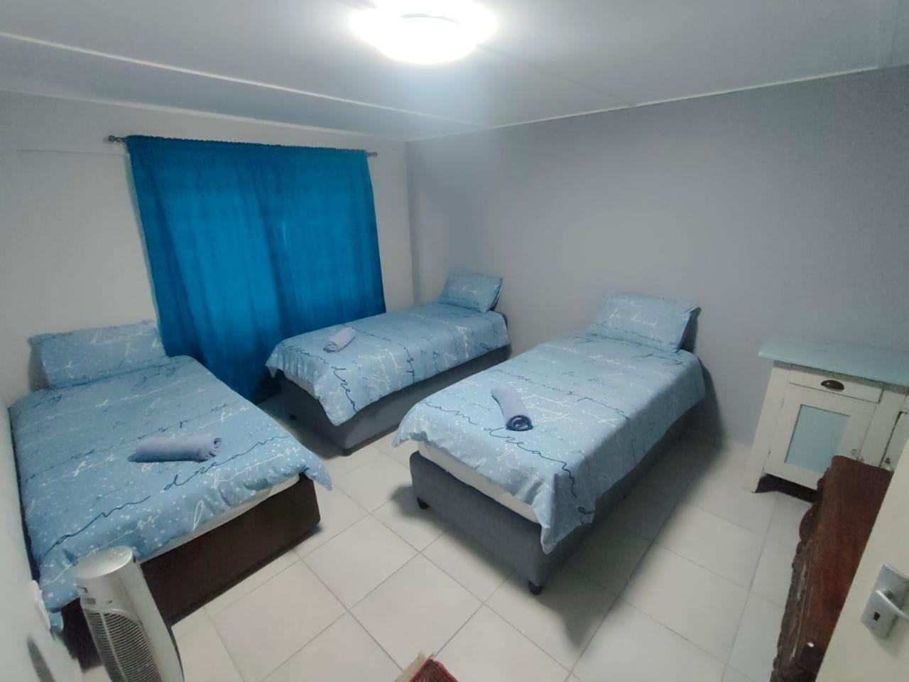 Blue Mountain Farm Lodge, Cabins & Cottages Свеллендам Номер фото