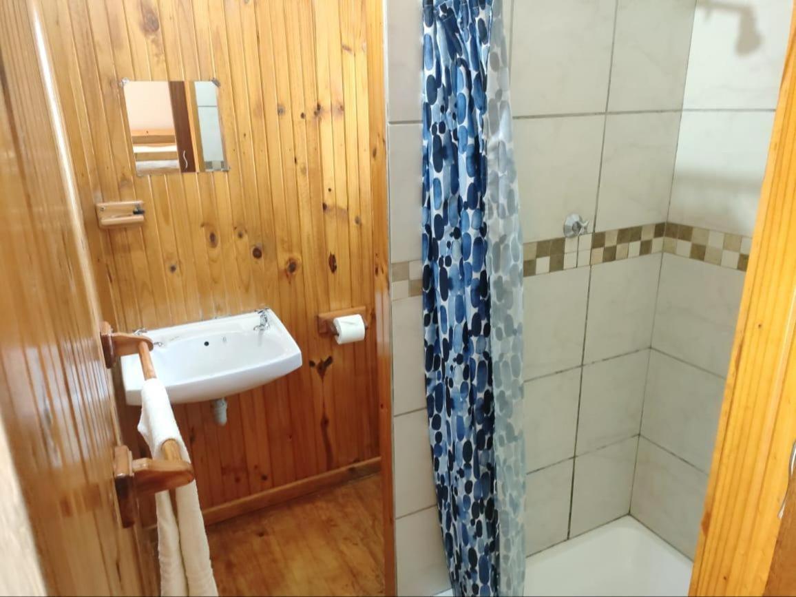 Blue Mountain Farm Lodge, Cabins & Cottages Свеллендам Номер фото
