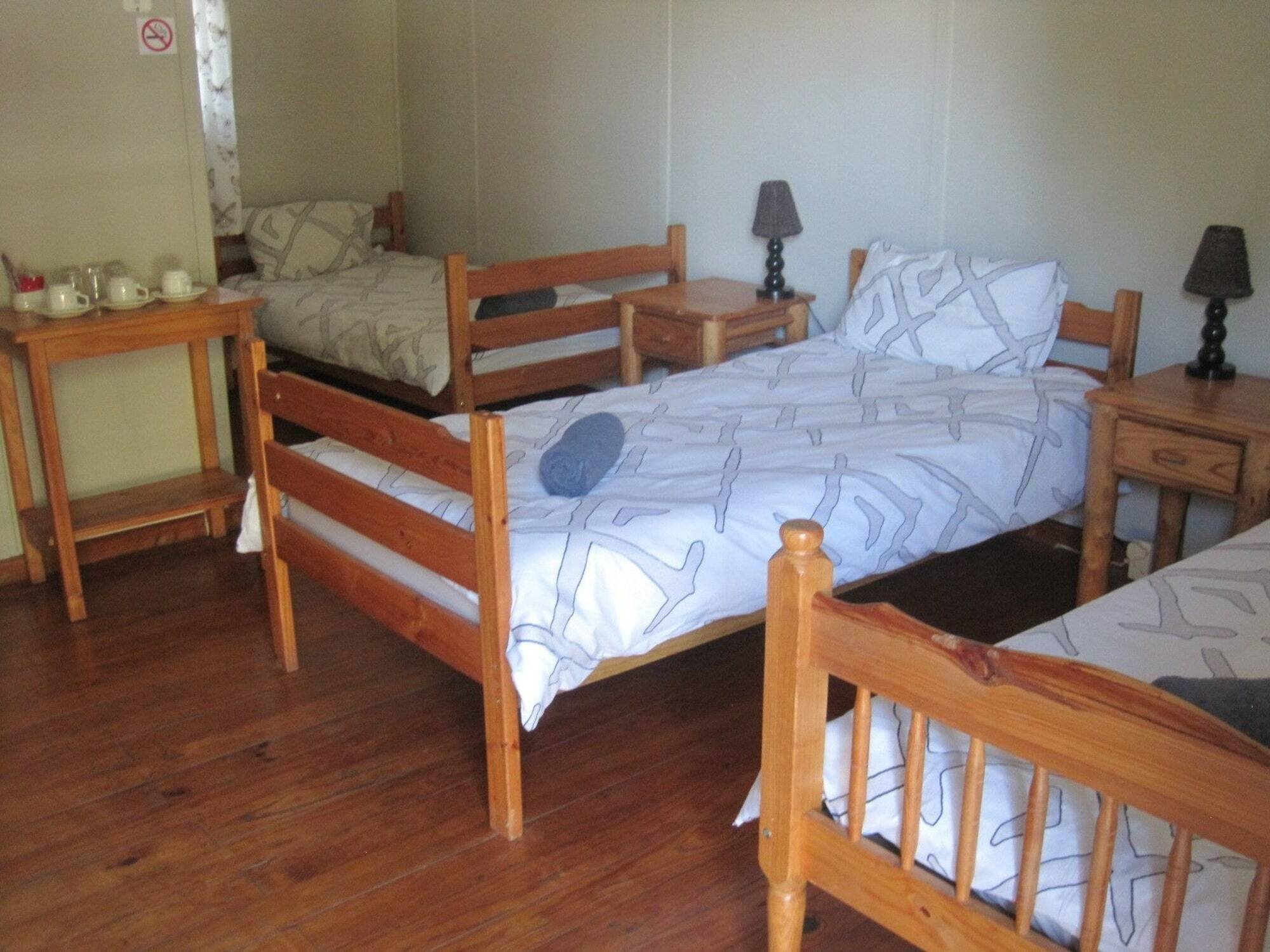 Blue Mountain Farm Lodge, Cabins & Cottages Свеллендам Экстерьер фото